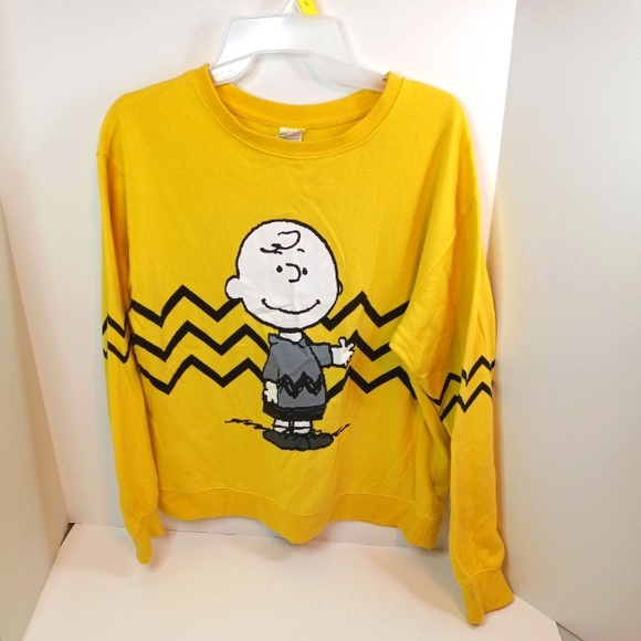 Peanuts Tops - Peanuts Charlie Brown Sweatshirt Sz Medium Women’s Yellow.  Like new.